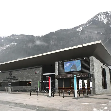 Cozy With Mountain Views Апартаменты *